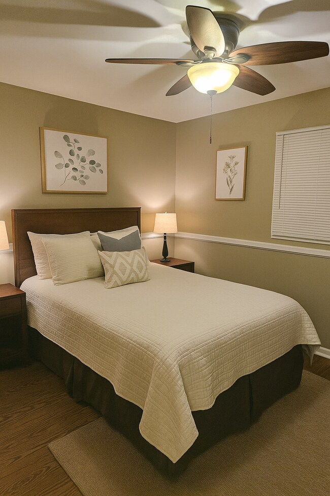 Building Photo - 332 Maplewood Dr