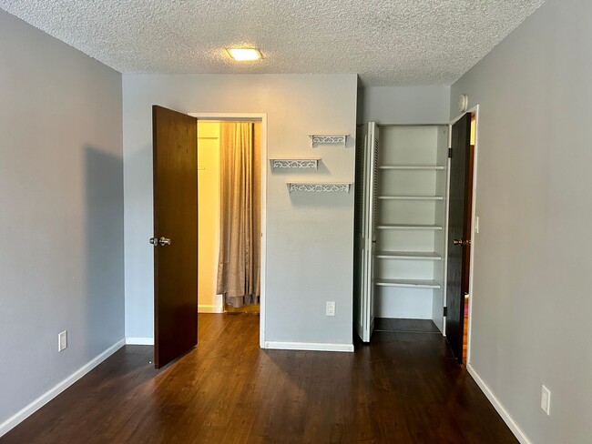 Building Photo - 1 Bedroom Condo with Reserved Underground ...