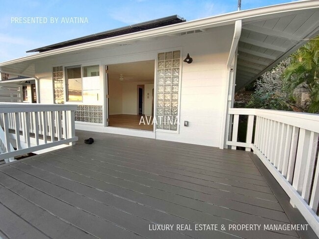 Building Photo - 2330 Makanani Dr
