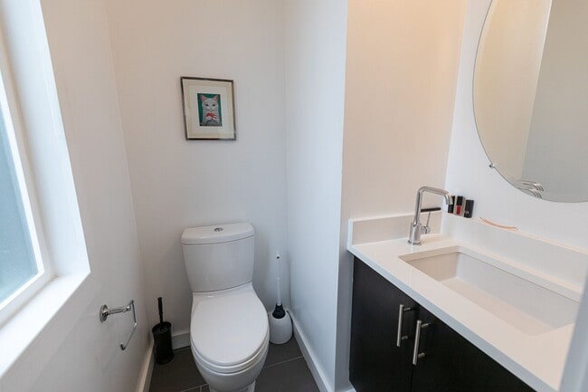 Building Photo - Large Upper Level 2 Bed/2.5 Bath Condo with Parking Near Brookland Metro