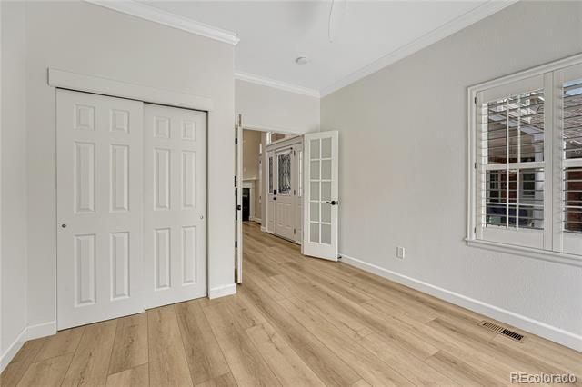 Building Photo - 9885 Greensview Cir
