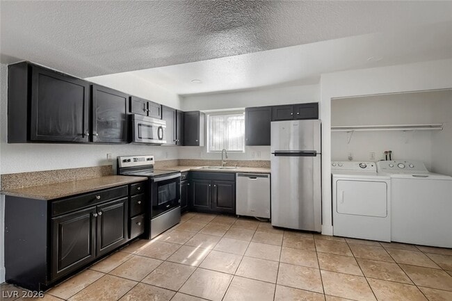 Building Photo - 3501 Rio Robles Dr