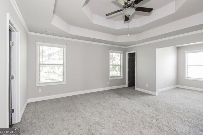 Building Photo - 717 Overlook Gln Dr