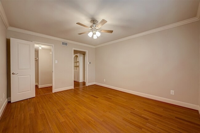 Building Photo - 12967 Trail Hollow Dr