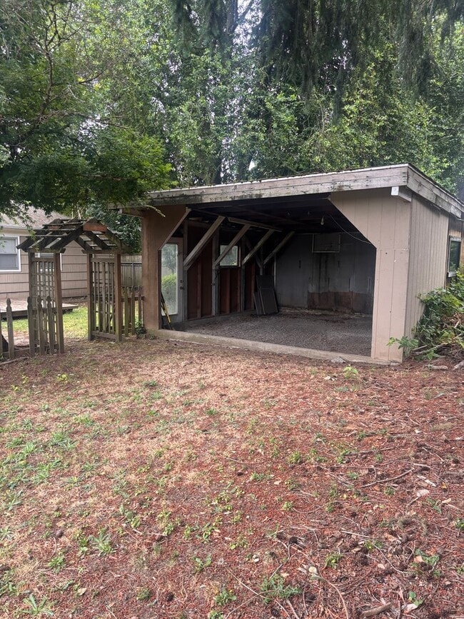 Building Photo - 9851 SE 43rd Ave