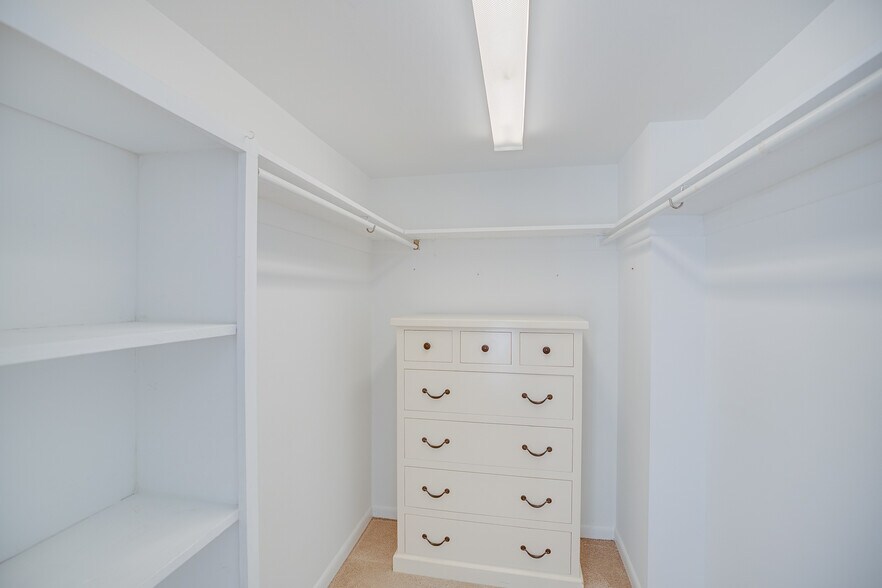 Building Photo - 2722 Cardinal Dr