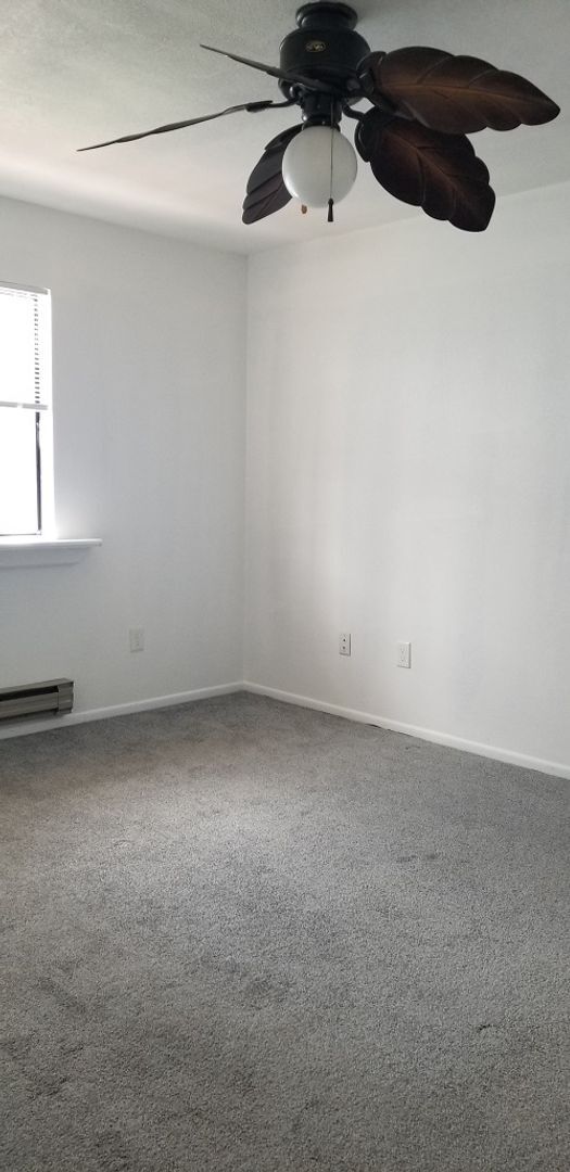 Building Photo - 1209 W Plum St