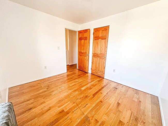 Building Photo - 134-52 175th St