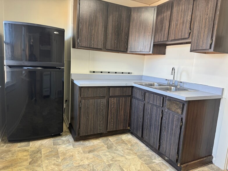 Building Photo - 1460 Dewey Ave