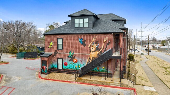 Building Photo - 1115 N Leverett Ave