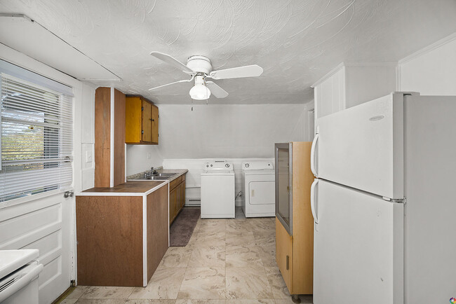 Building Photo - 1270 Old Buckroe Rd