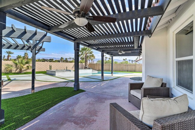 Building Photo - 44065 Dalea Ct