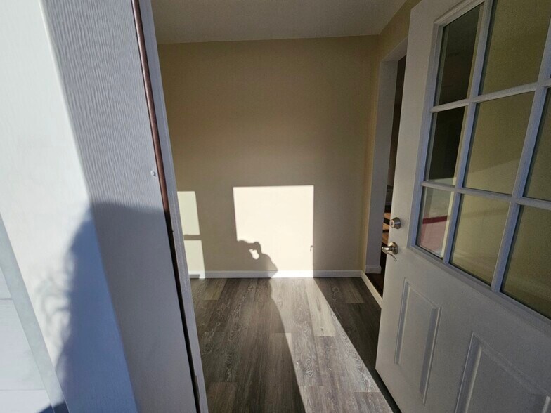 Building Photo - 1230 Smyth Rd