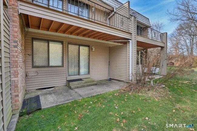 Building Photo - 10 Briar Ct