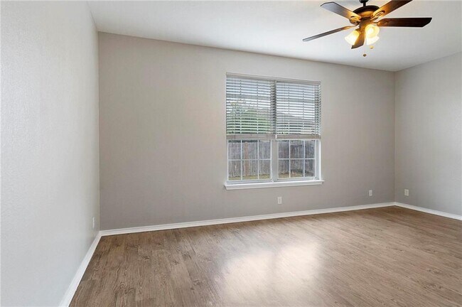 Building Photo - 534 Apricot Dr