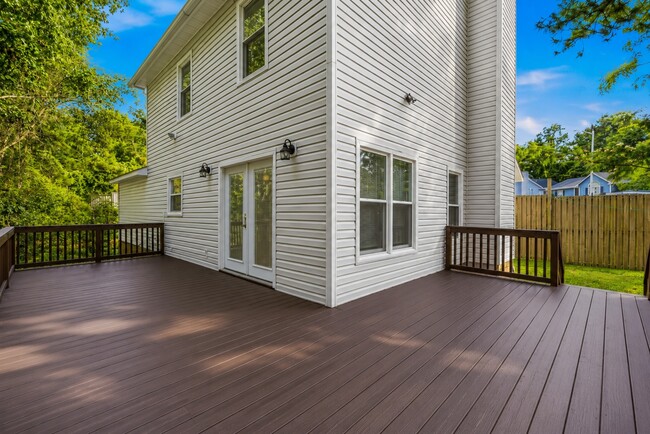Building Photo - 1583 Winnabow Dr