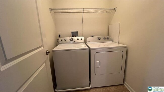 Building Photo - 1156 Westminster Dr