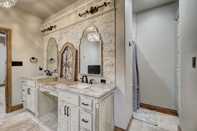 Building Photo - 4009 NE Realtree Dr