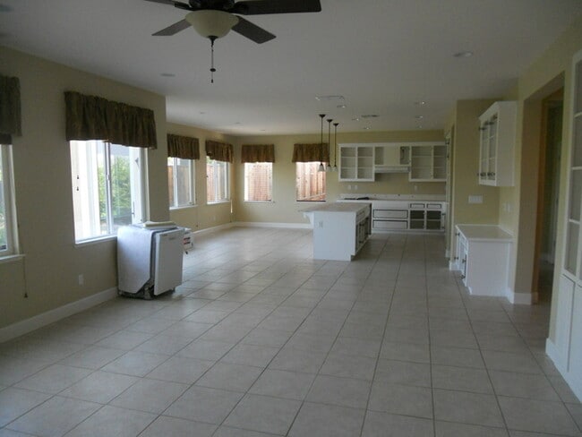 Building Photo - 836 Spotted Pony Ln