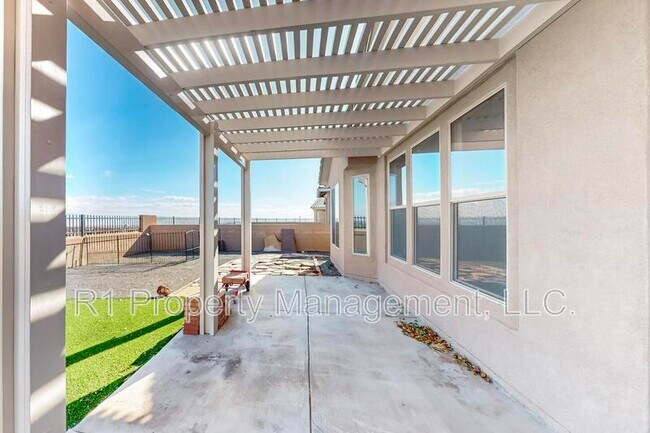 Building Photo - 6405 Kings Cyn Cv NE