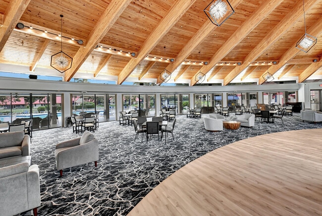 Building Photo - 7557 Lexington Club Blvd