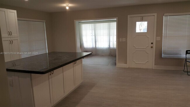 Building Photo - 1020 NW 88th Ave