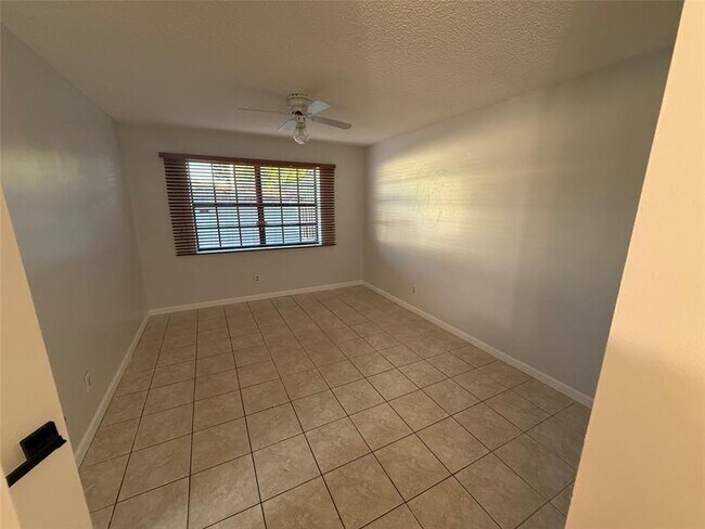Building Photo - 2451 SW 86th Ave