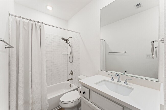 Building Photo - 15823 Bird of Paradise Dr