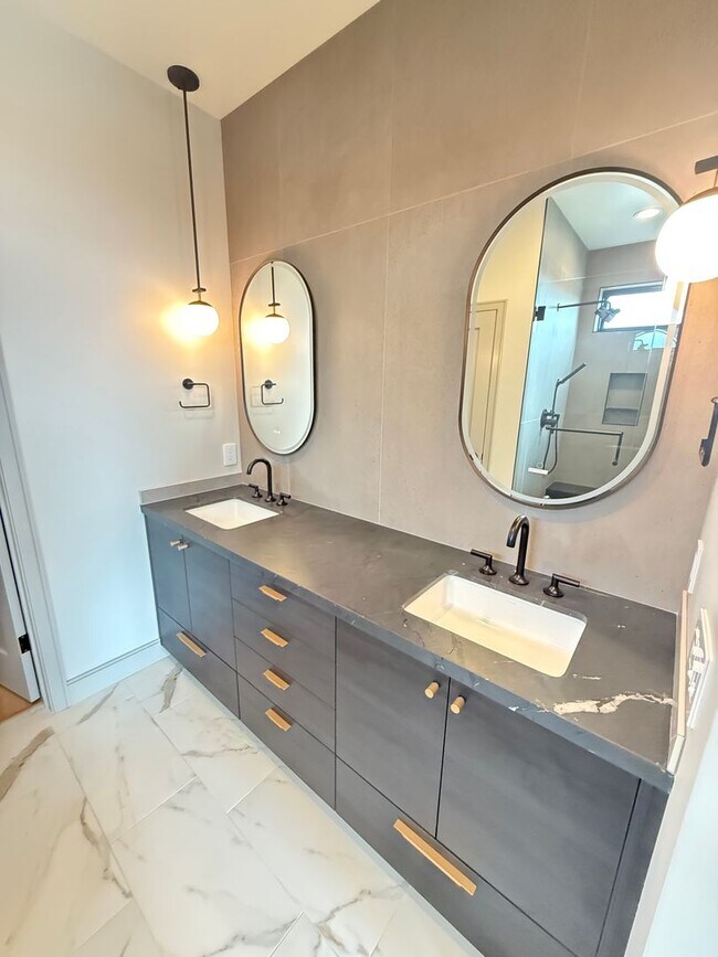 Building Photo - Brand new construction! 3 bedroom 3.5 bath end unit