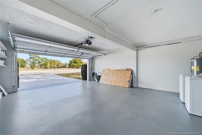 Building Photo - 2195 43rd Ave