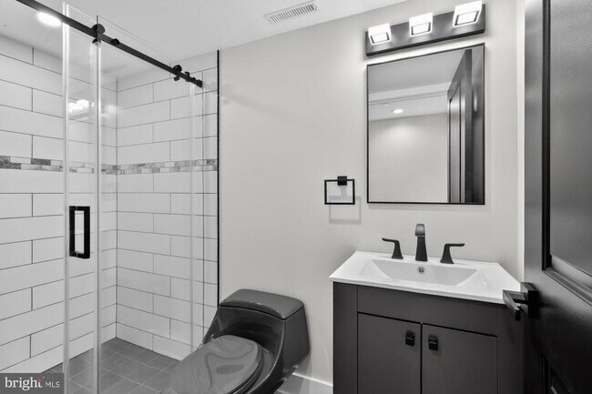 Building Photo - 2138 E Albert St