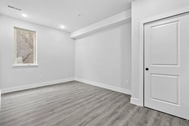 Building Photo - 1108 W Dauphin St