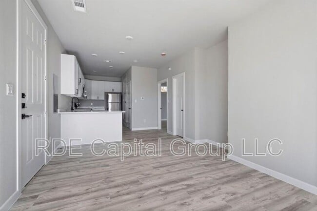 Building Photo - 948 S Corinth St Rd