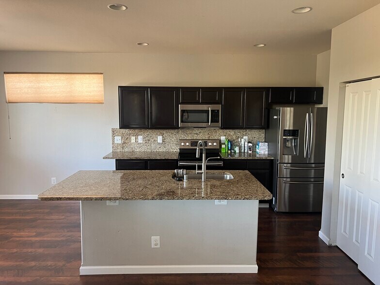 Kitchen and dining nook - 3601 Lanyard Dr NE