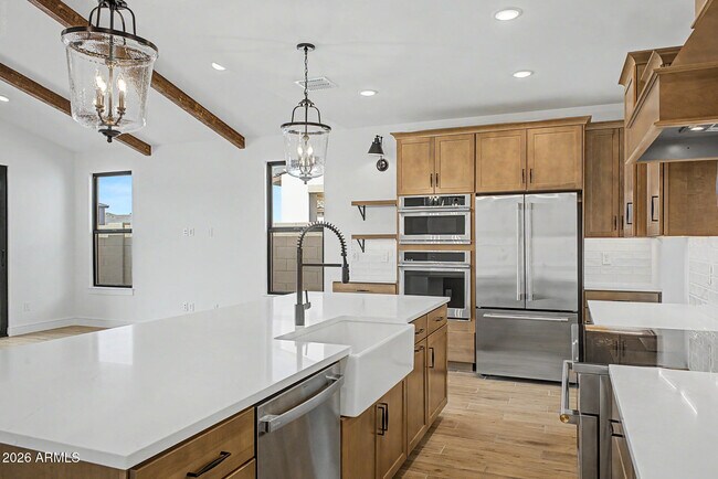 Building Photo - 1131 E Yellowstone Pl