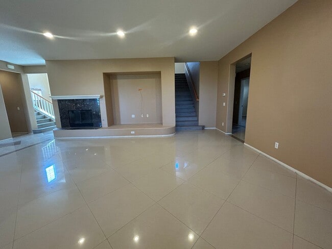 Building Photo - Spacious 5-Bedroom Home with Stunning Views