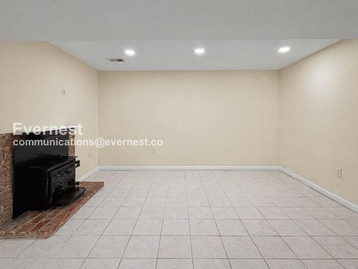 Building Photo - 9005 Heatherfield Ct