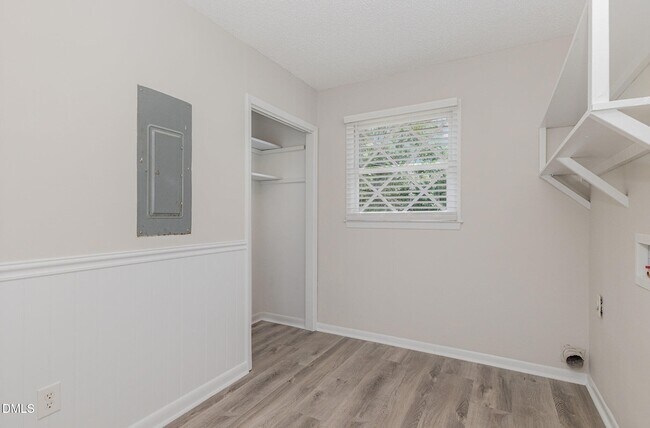 Building Photo - 806 Primrose St