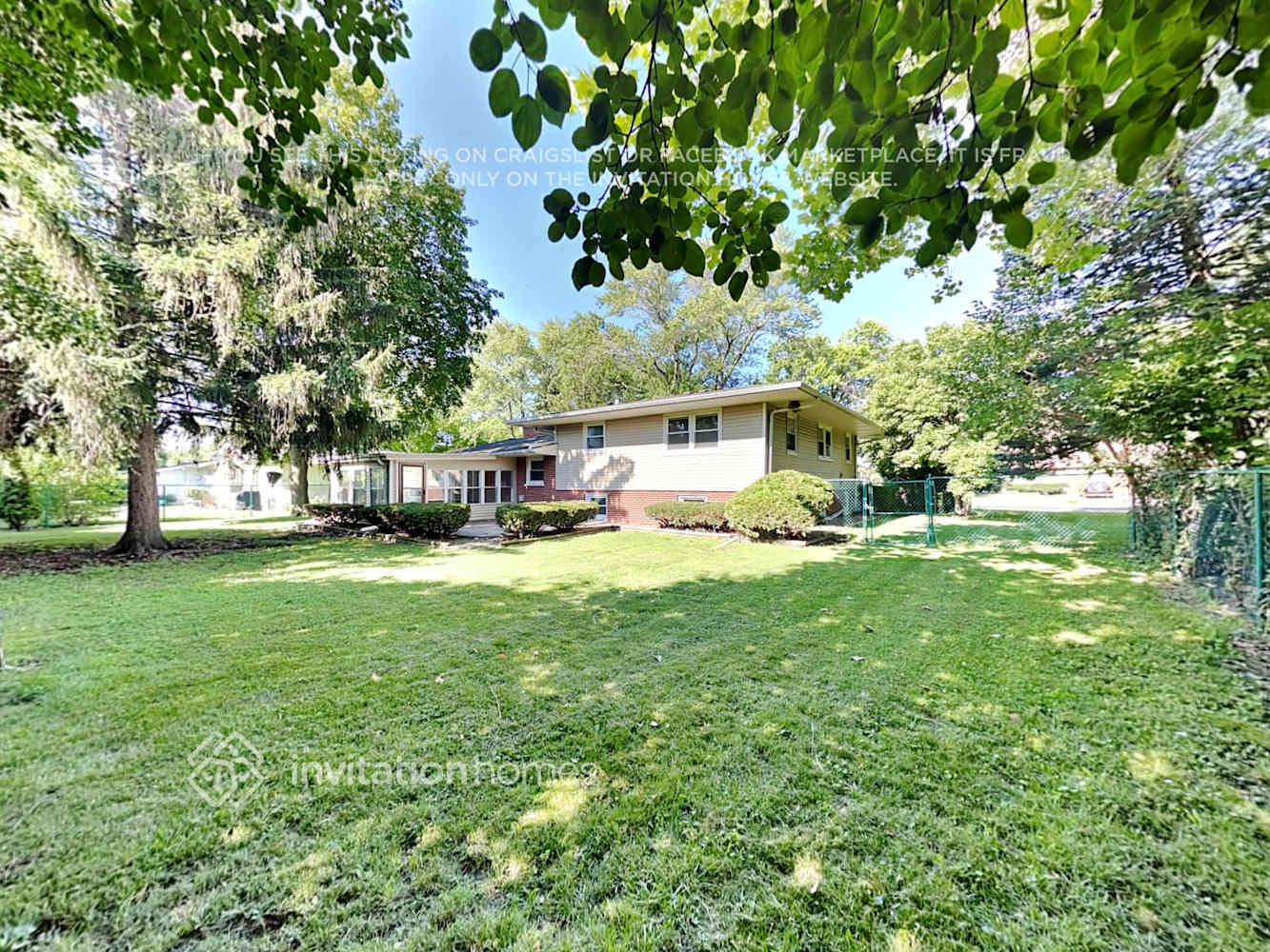Building Photo - 2833 Briarwood Dr E
