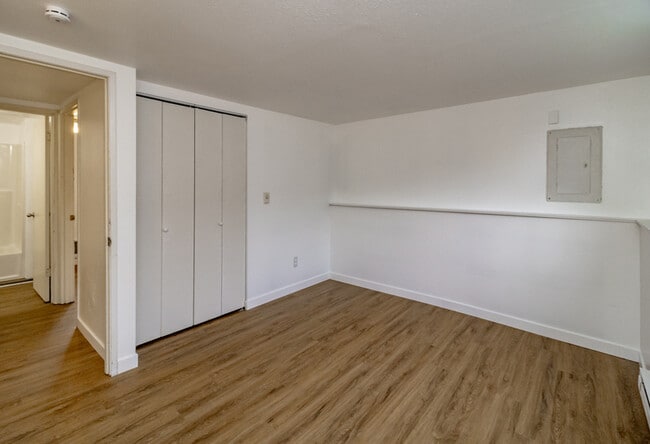 Building Photo - 13314 86 Ave E