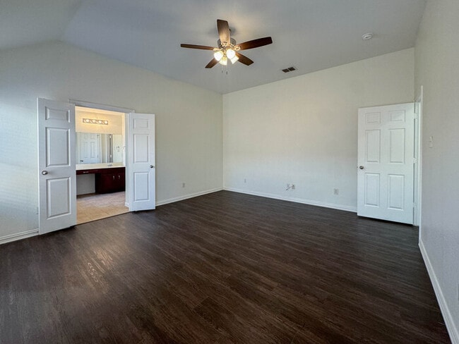 Building Photo - 44 Heron Dr