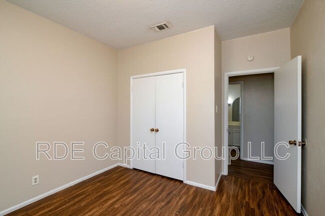 Building Photo - 5300 Wonder Dr