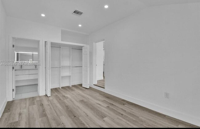Building Photo - 6391 SW 39th St