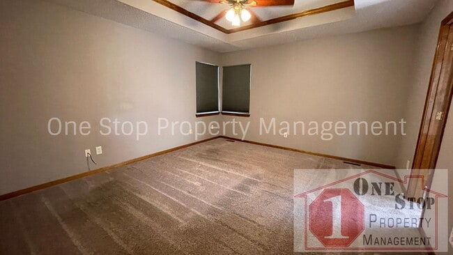 Building Photo - Beautiful 3 bedroom, 2 bathroom home in Le...