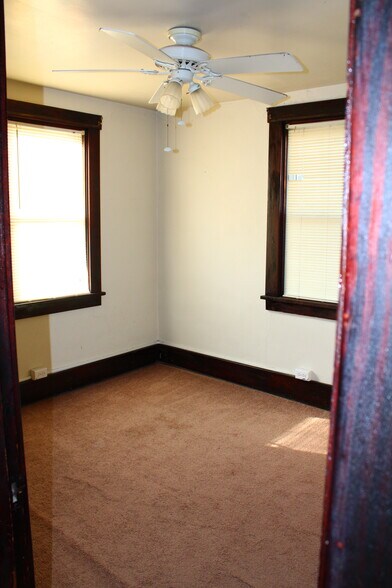 Building Photo - 749 Hampshire Ave