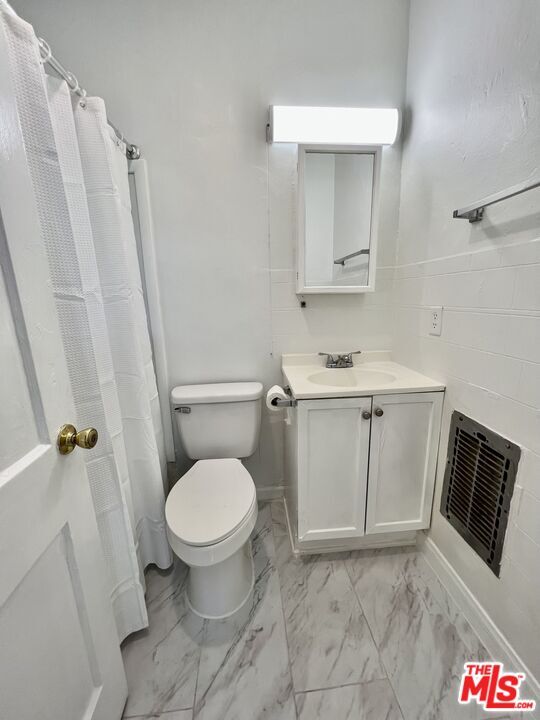 Building Photo - 2209 Ridgeley Dr