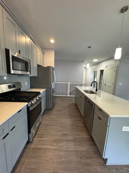 Building Photo - 3082 Charissas Plz