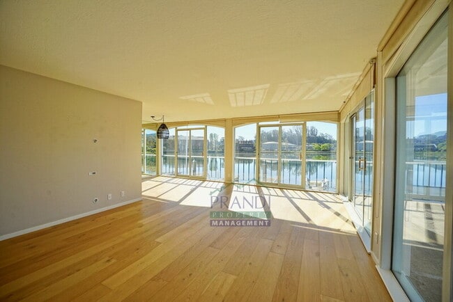 Building Photo - 5105 Shelter Bay Ave