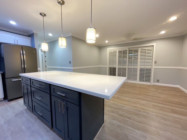 Primary Photo - Waipio Gentry 2 bed, 1 bath, 2 parking wit...