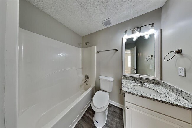 Building Photo - 209 Bainbridge Cir